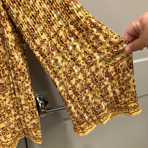 Max Studio Yellow and Brown Floral Blouse - Picture 4 of 6